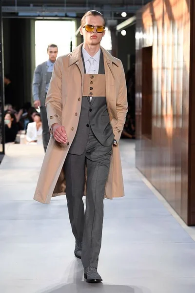 Look 51